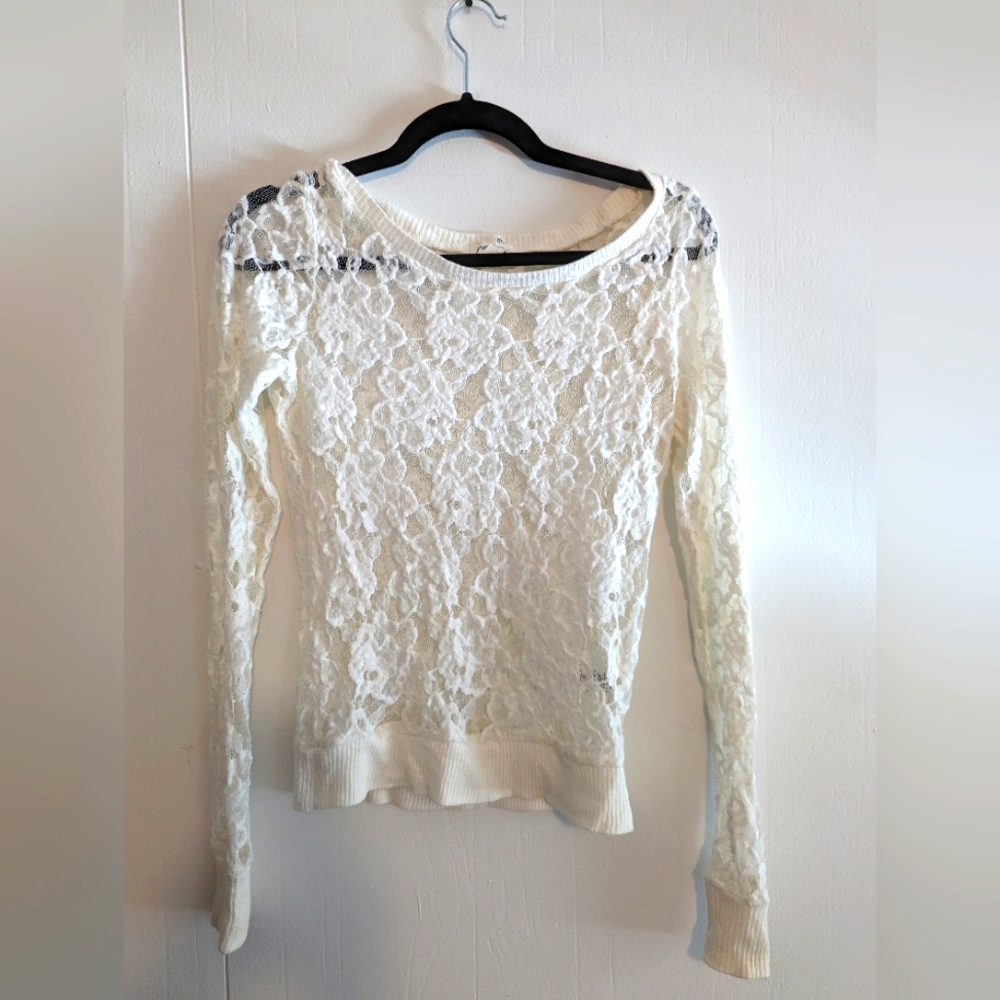 Aeropostale delicate white lace top sized medium